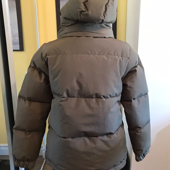 Wuxly EKO Vegan Puffer Army Green Jacket Size Medium M NWOT - Picture 2 of 10